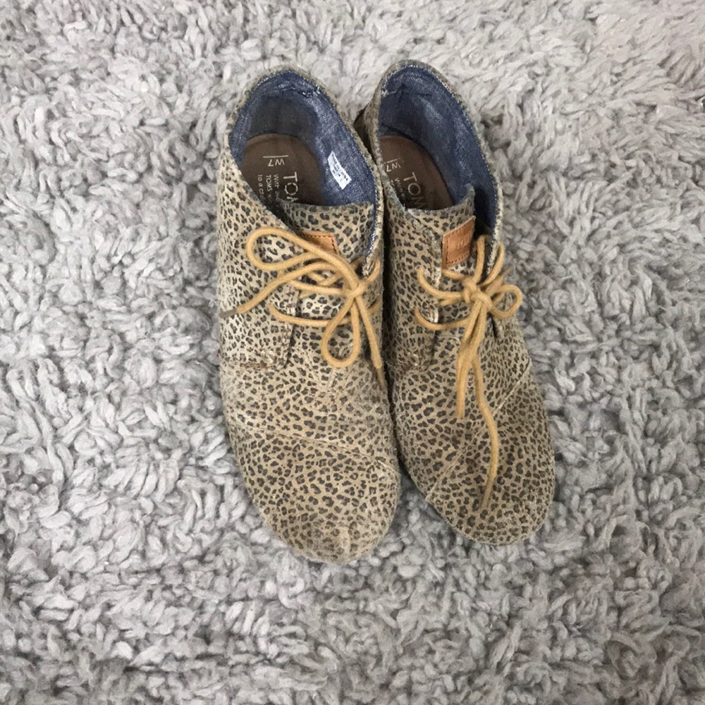 Toms leopard wedge booties size7